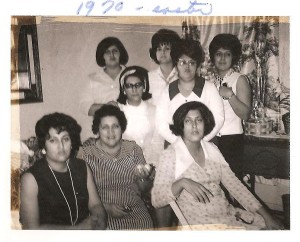 Mom 1970 Easter sisters